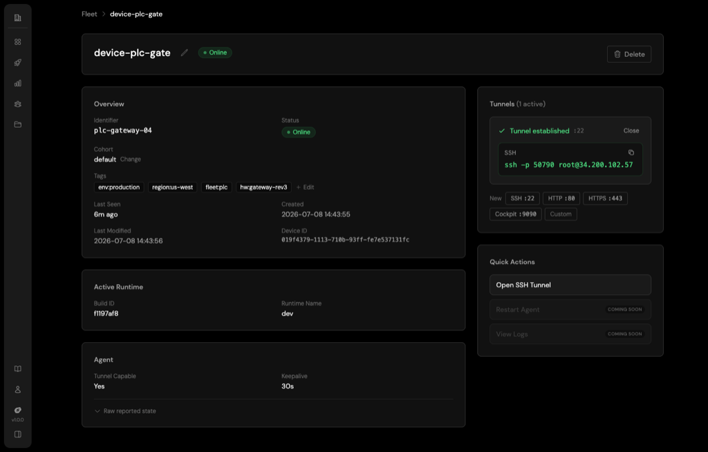 A device detail view with an active SSH tunnel: connection command, port options, and quick actions.